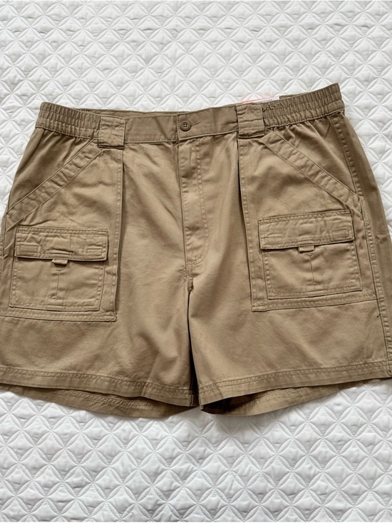 St. John's Bay Other - NWT St. John's Bay 100% Cotton Tan Hiking Cargo 7" Inseam Shorts Size 44